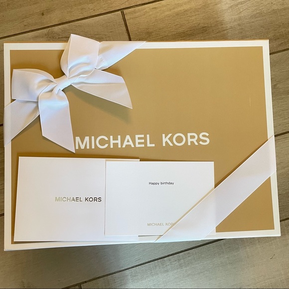 Michael Kors Box, medium Gift Box, Gift Wrapping Box, Michael Kors storag… - Picture 3 of 10